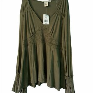 NWT XXL flattering top in olive green